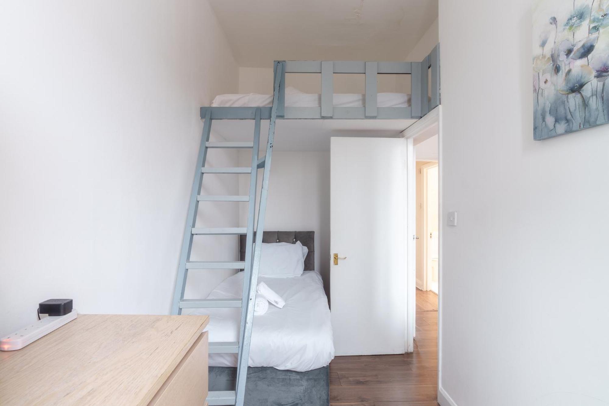 2 Bedroom In *
